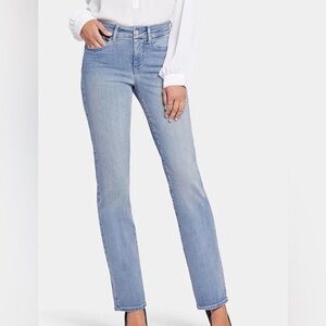 NYDJ Marilyn straight size 2. Color thistle falls